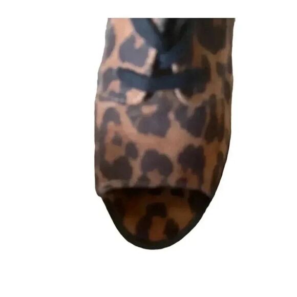 Jessica Simpson Leopard  Print Lizzah Peep-Toe Lug-Sole Bootie SZ 7M - Picture 8 of 11